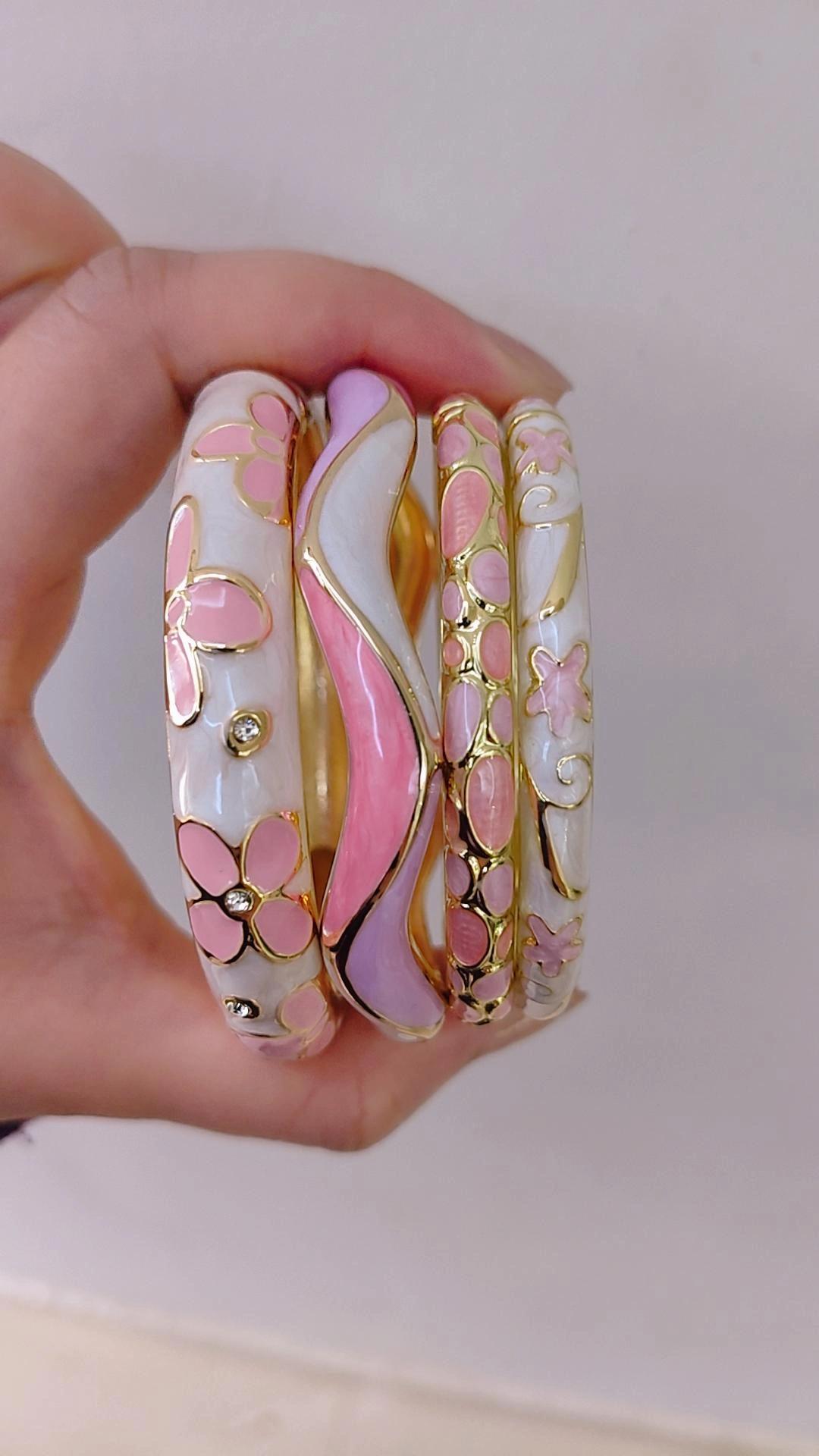 Phoolwari Stack(Set of 4 bangles)